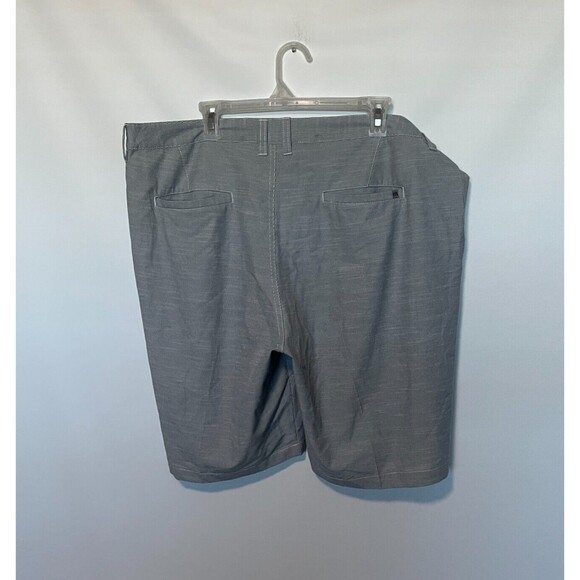 Travis Mathew Shorts Mens 40 Gray Striped Golf Performance Chino Stretch 10" - Picture 7 of 11